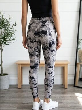 Lululemon Tie-Dye Taupe Leggings Size 6 High Rise Stretch Yoga Pants 25”